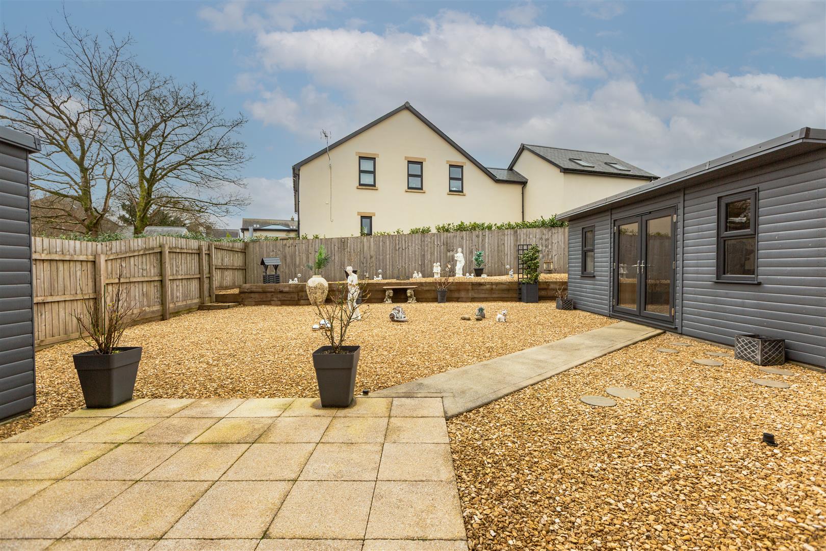 Clos Clemment, Five Roads, Llanelli, SA15 5YQ